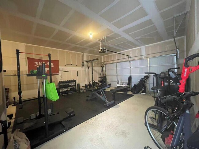 Building Photo - 141 Mammoth Dr