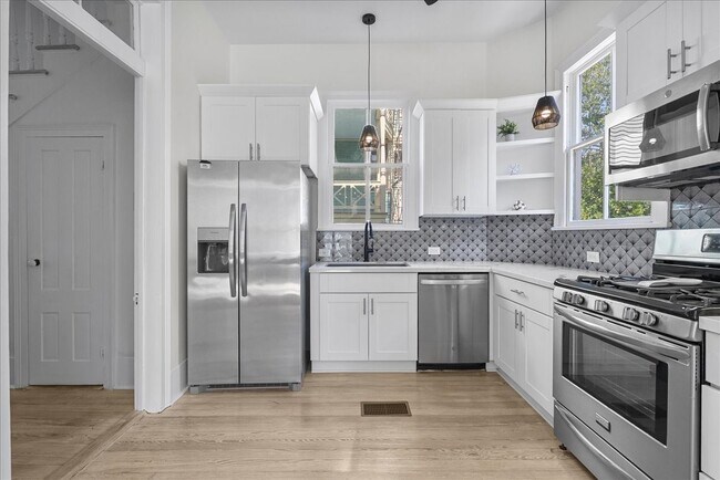 Building Photo - 1724 33rd St
