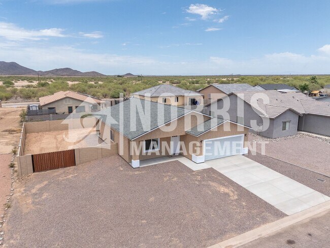 Building Photo - Beautiful Brand New Home with Block Wall