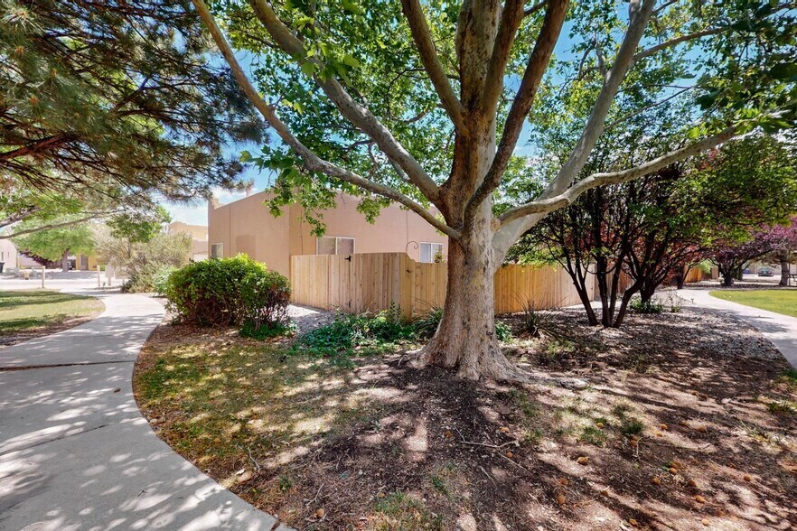 Building Photo - 244 Glenridge Park Ln NE