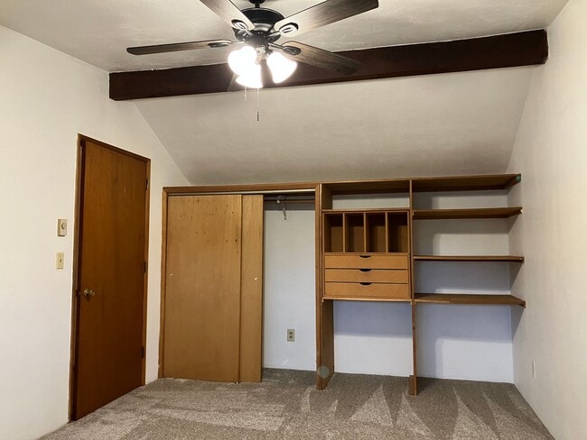 Building Photo - Charming Three Bedroom Home