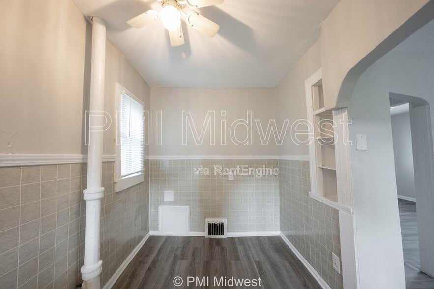 Building Photo - 1415 W Pruitt St