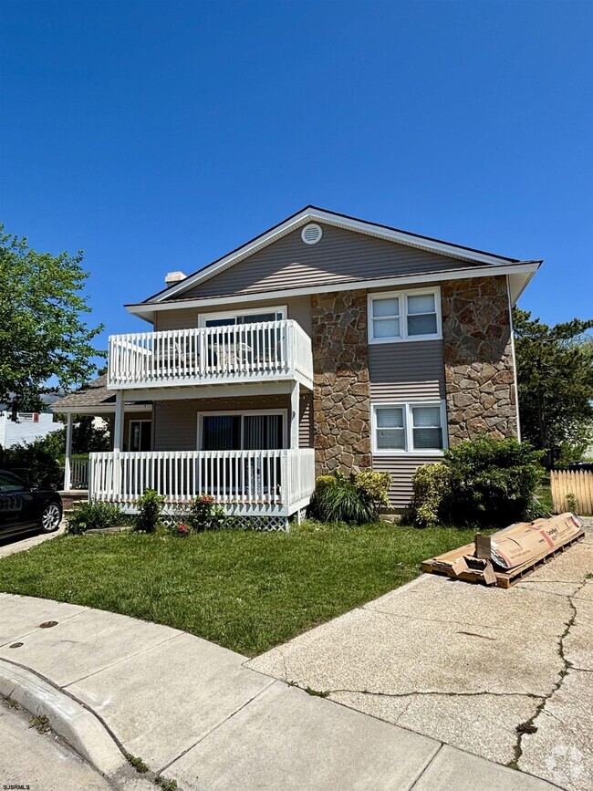 Building Photo - 340 Hampshire Dr