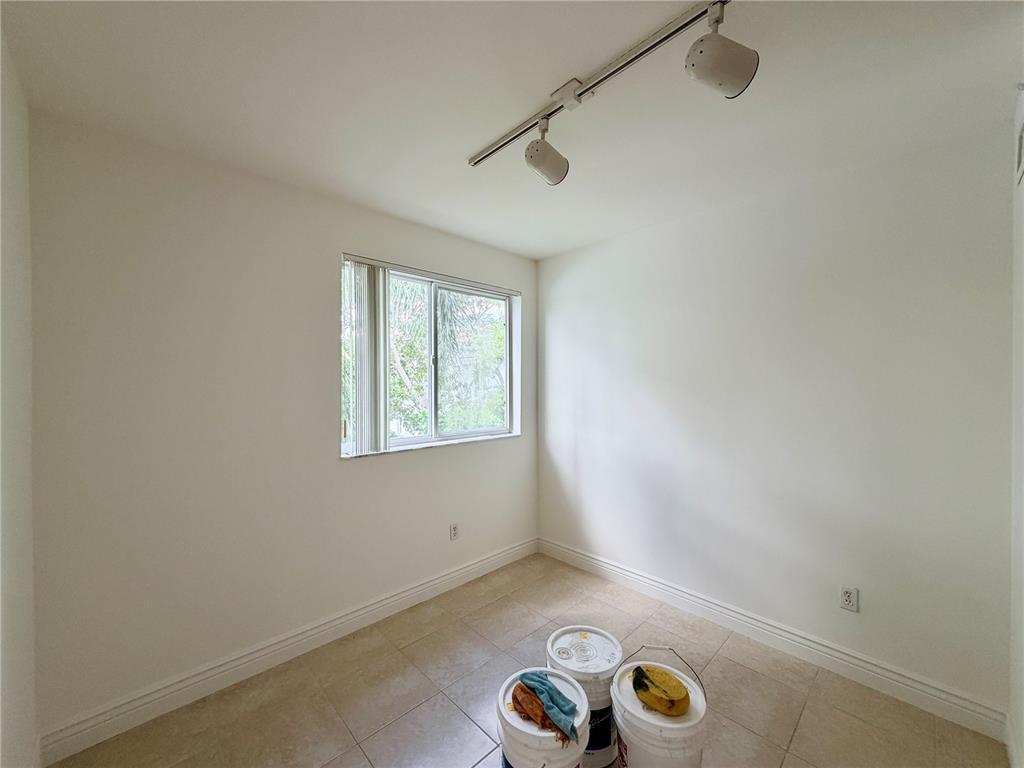 Building Photo - 2600 S University Dr