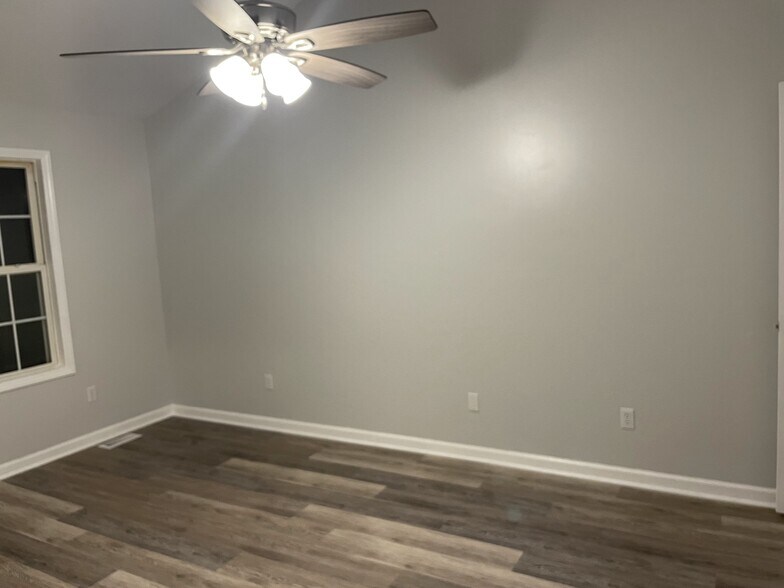 Guest Bedroom #2 - 104 Ironwood Ln