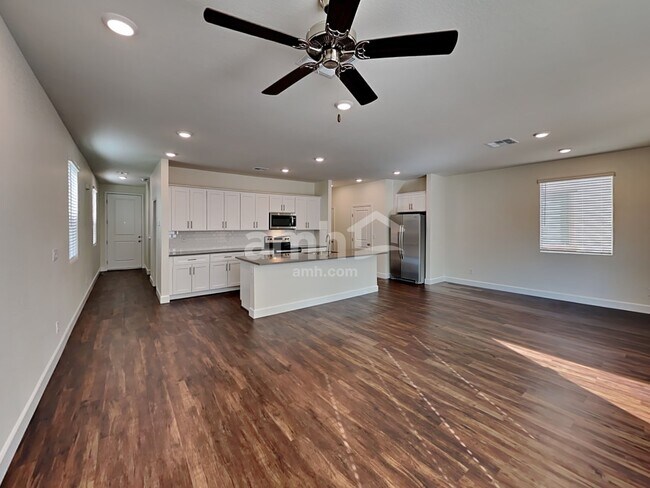 Building Photo - 567 Lotus Land Avenue