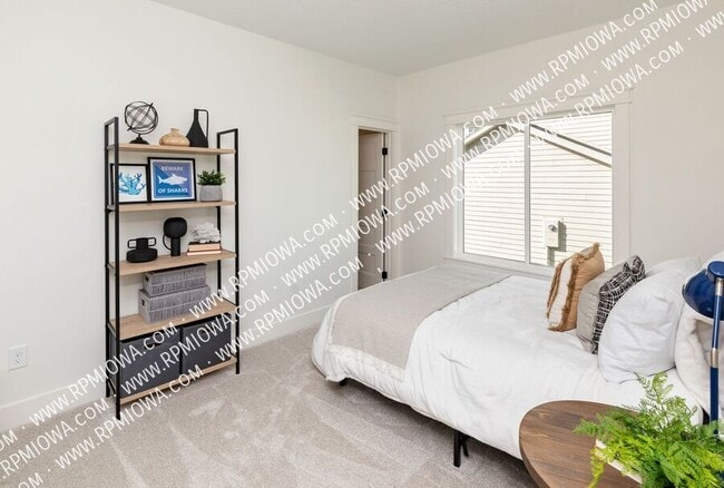 Building Photo - 440 NW Ashley Cir