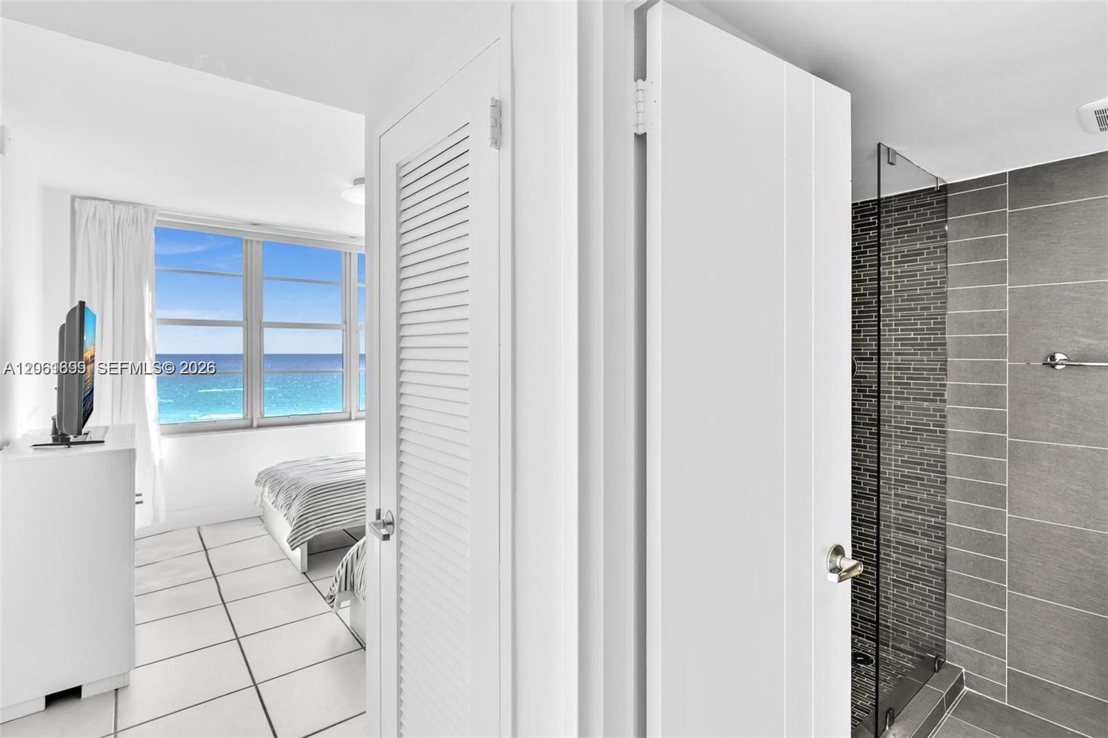 Building Photo - 5161 Collins Ave