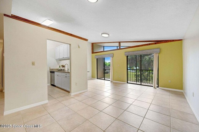 Building Photo - 1600 Woodland Dr