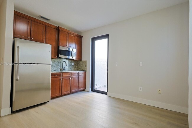 Building Photo - 8800 NW 98th Ct