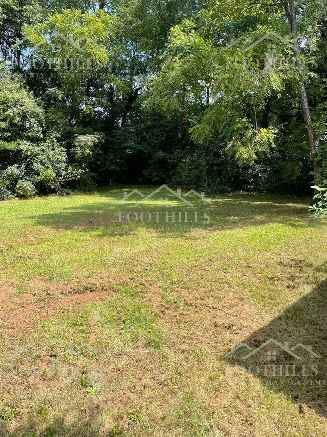 Building Photo - 209 Farmer St