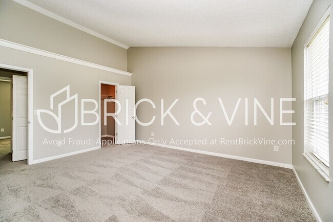 Building Photo - 5465 Avonhurst Ct