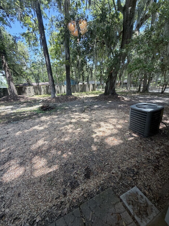 Building Photo - 520 Mimosa Pl