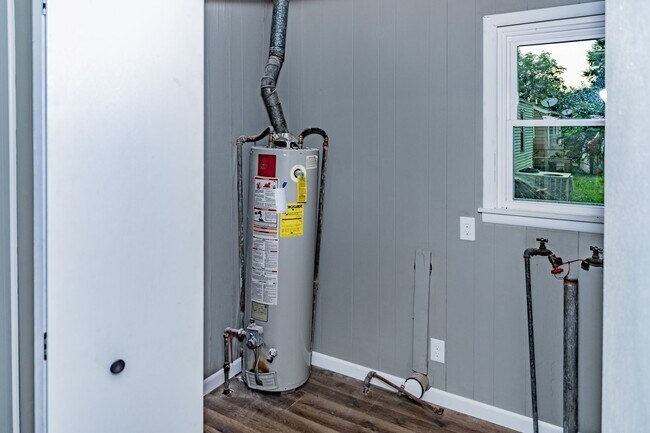 Building Photo - Updated 3 bed/1.5 bath home!