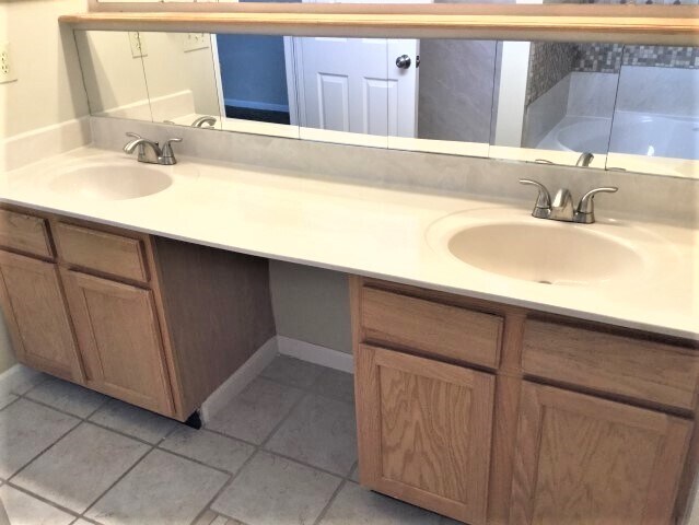 Building Photo - 742 Keltoncrest Dr