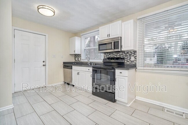 Building Photo - 3502 Commonwealth Ave