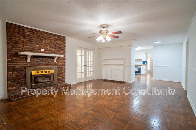 Building Photo - 2524 Chickasaw Dr