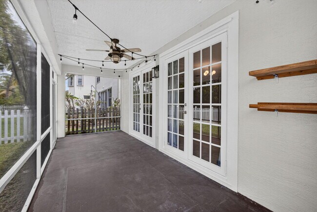Building Photo - 1204 Oakwater Dr