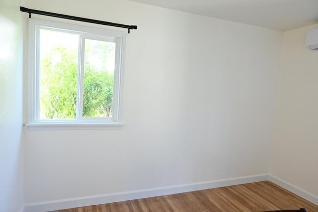 Building Photo - 14822 Fonthill Ave