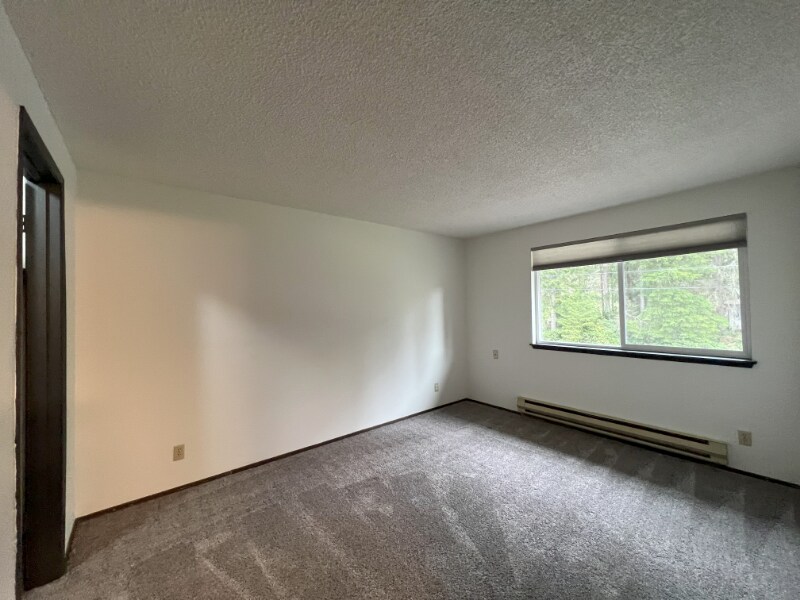 Building Photo - 5320 Alameda Ave SW