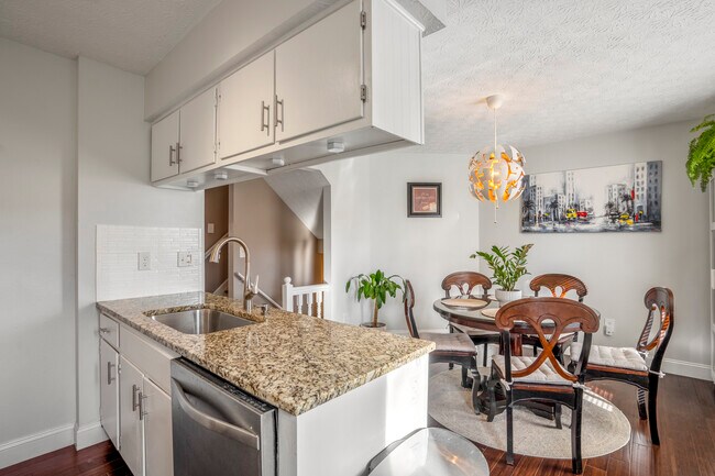 Building Photo - 677 Slate Hollow Ct