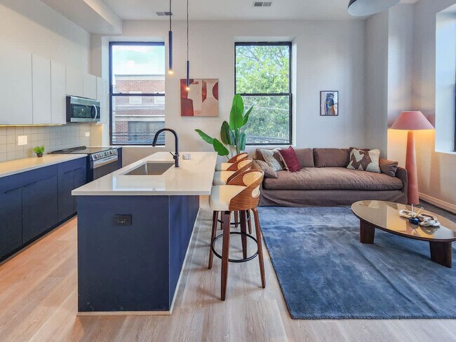 Building Photo - 1934 W North Ave