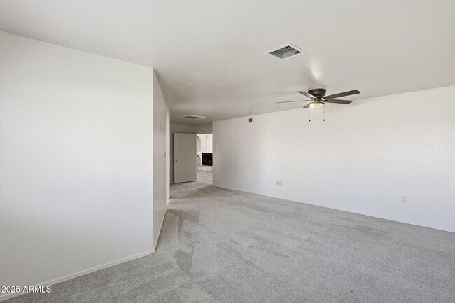 Building Photo - 7016 E Menlo St