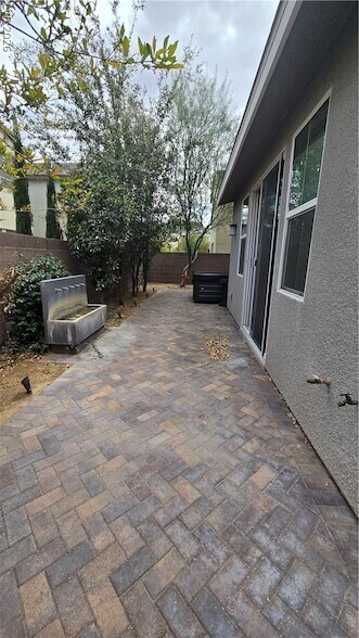 Building Photo - 762 Elstree Ct