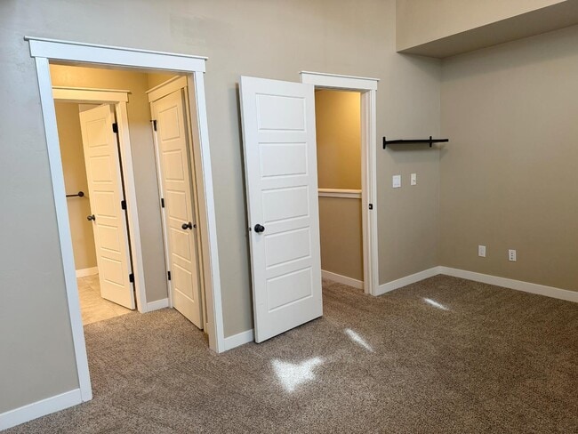 Building Photo - 855 Pantani Ct