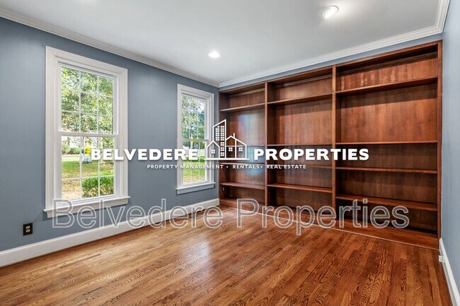 Building Photo - 1403 Regents Park Ln