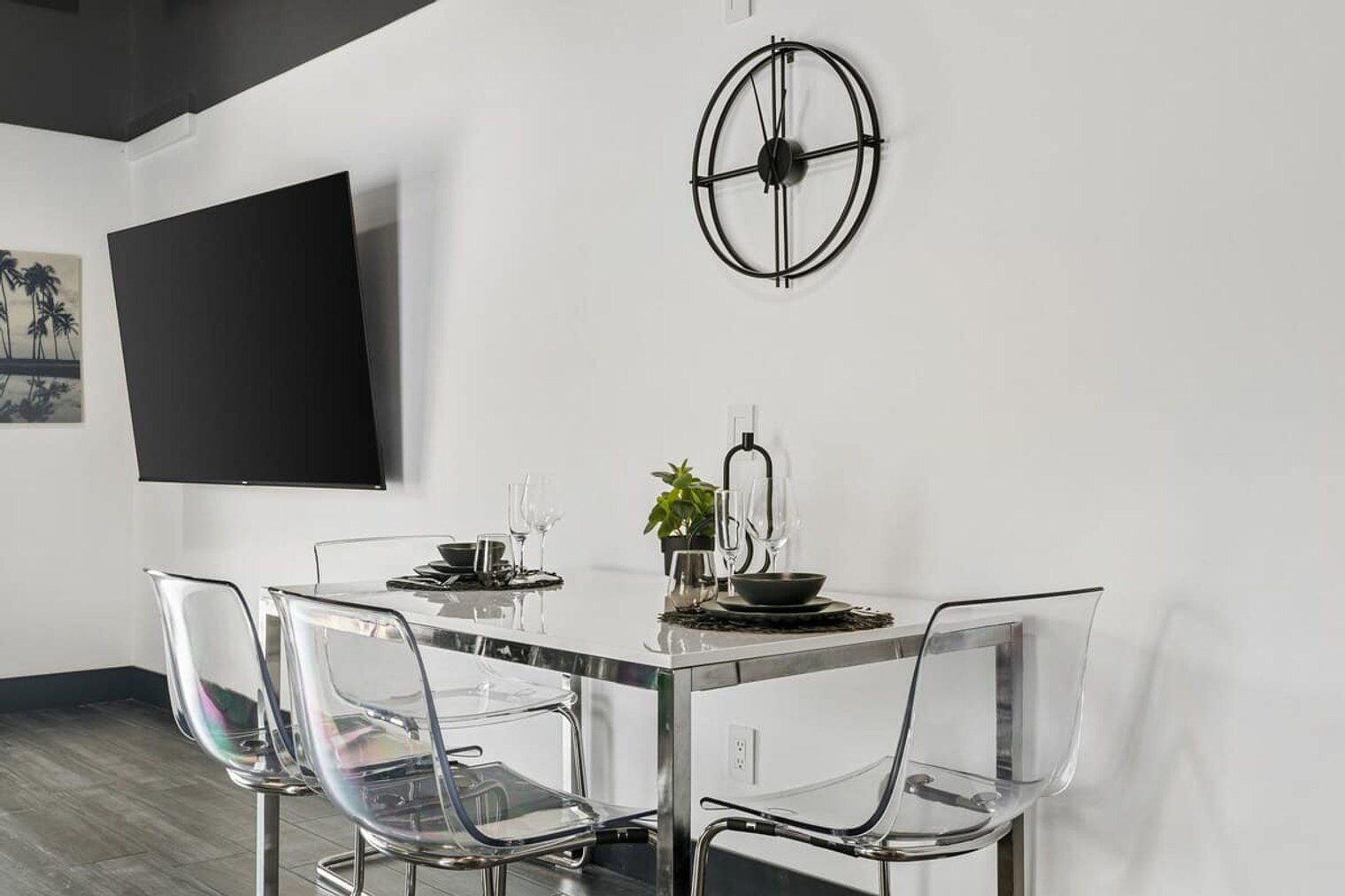 Building Photo - 8743 Thomas Dr