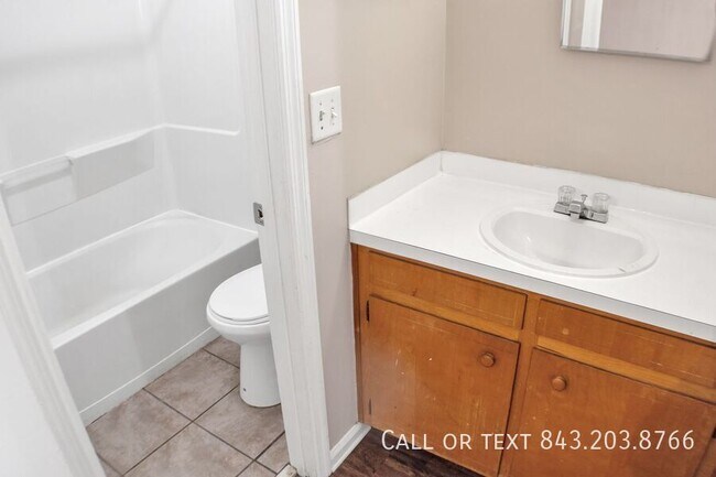Building Photo - 103 Woodduck Dr