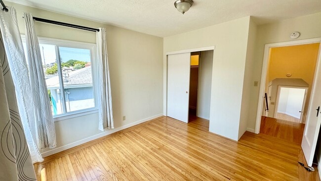 Building Photo - Large & Sunny House & Backyard in a Tranquill Neighborhood of El Cerrito