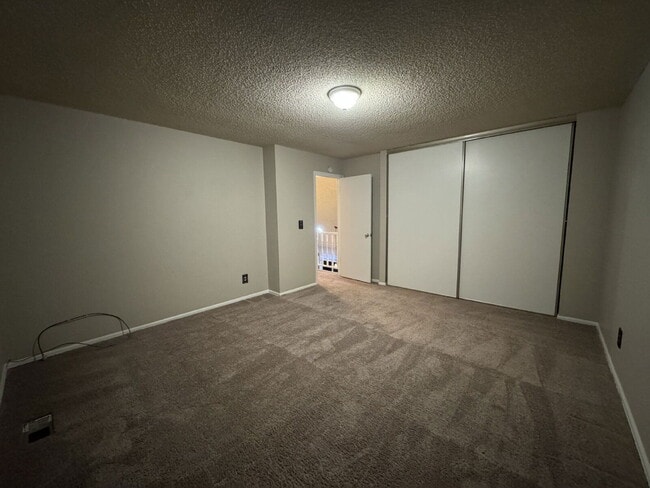 Building Photo - 150 N Carlton St