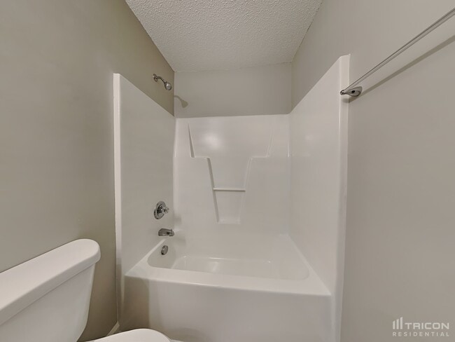 Building Photo - 455 Hunters Crossing Dr