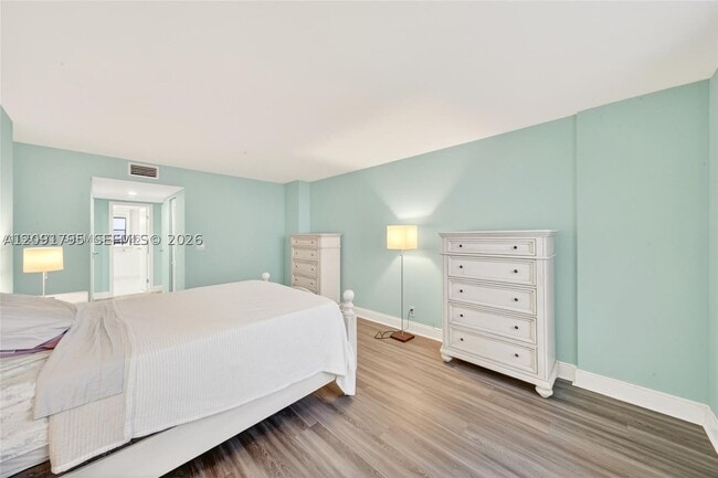 Building Photo - 2301 S Ocean Dr