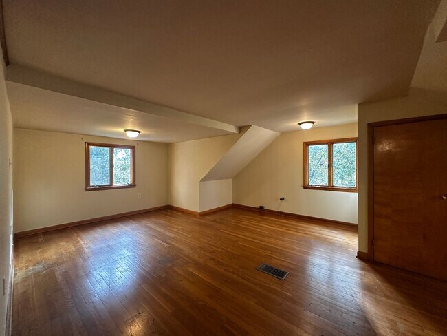 Building Photo - *Move in Special - Spacious 3 bedroom/ 2.5 bath home near Exit 8 - Morristown, TN