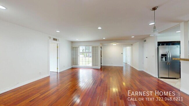 Building Photo - 17155 Donmetz St