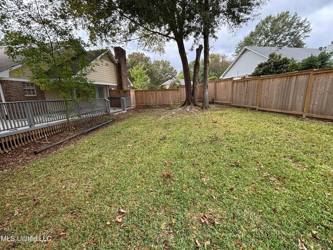 Building Photo - 132 Hillcrest Way