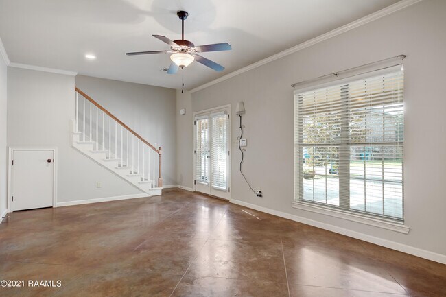 Building Photo - 124 Deraney Ln