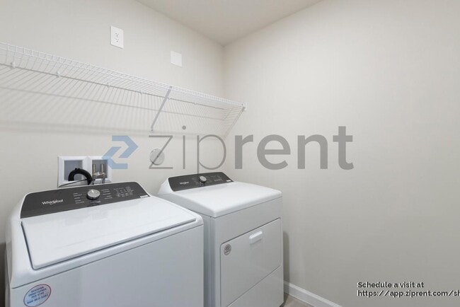 Building Photo - 458 Salisbury Cir