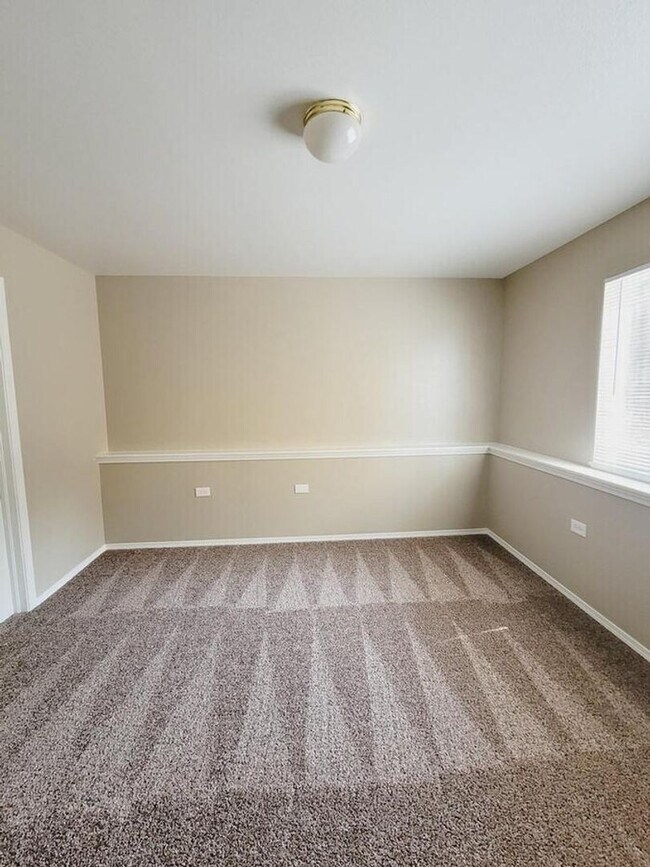 Building Photo - 6655 Dublin Loop W