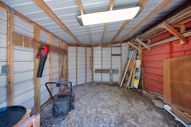 Building Photo - 2642 Barefoot Creek Cir