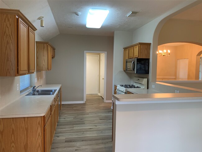 Building Photo - 3611 Stratford Town Ln