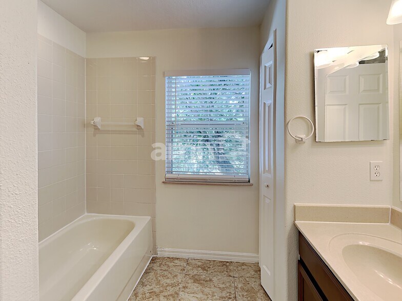 Building Photo - 7246 Mystic Brook Way