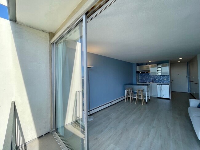 Building Photo - 1050 North Point St