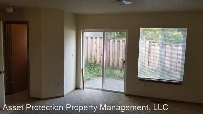 Building Photo - 18310 SE Abernethy Ln