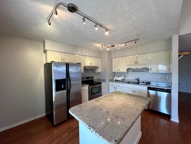 Building Photo - 5708 Icarus Cir