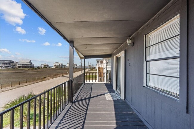 Building Photo - Cute 2 Bedroom/ 1 Bath in the Heart of Galveston