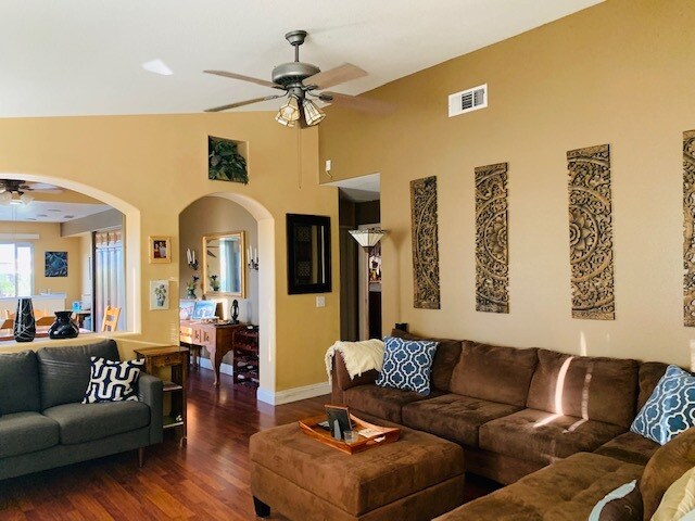 Building Photo - 973 Naples Dr